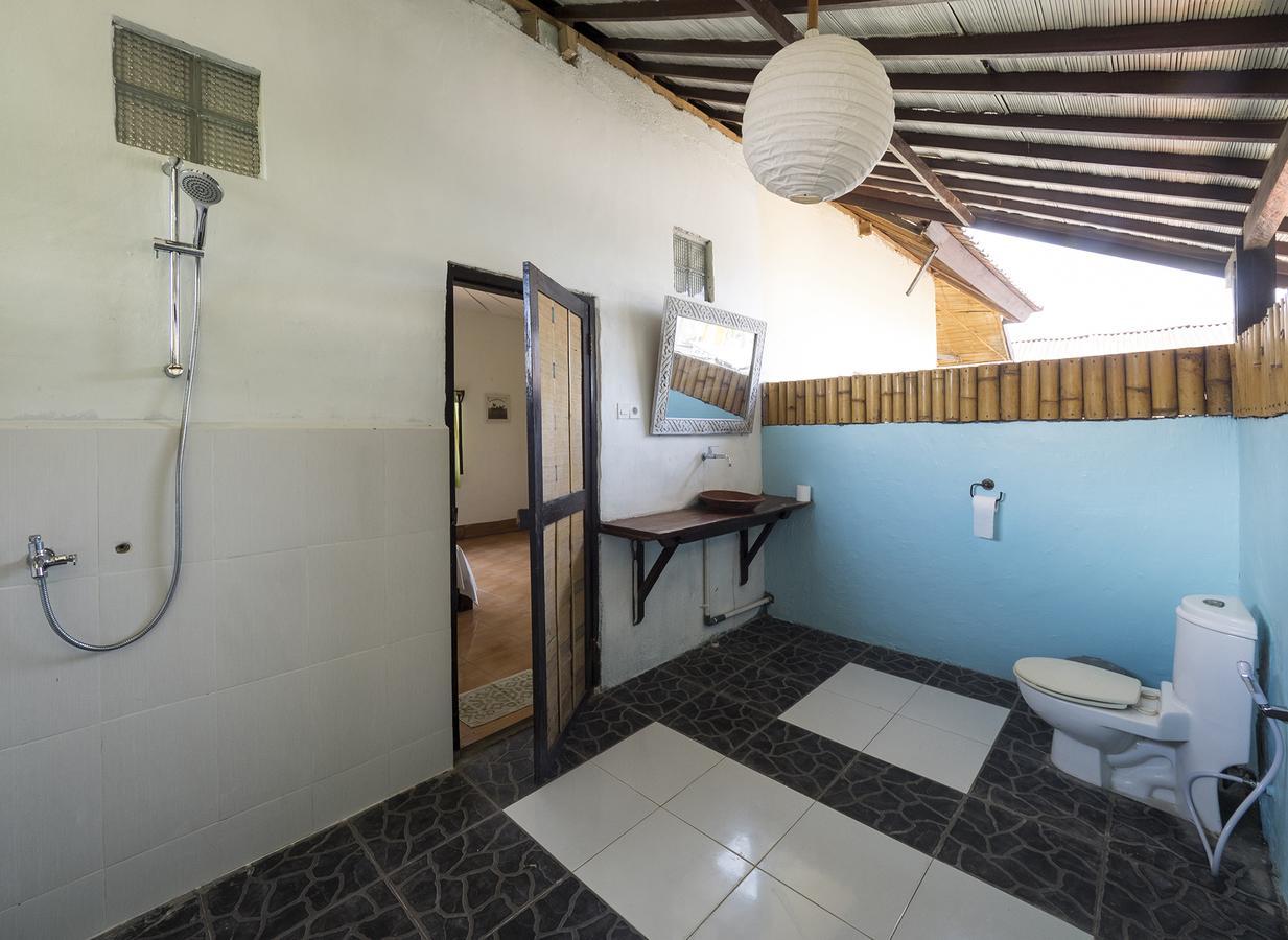 Woodstock Gili - Garden And Bungalows Hotel Gili Trawangan Exterior photo